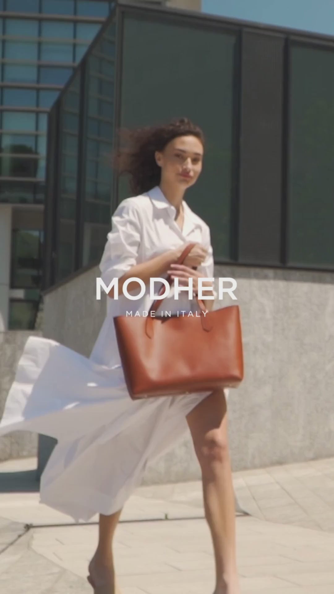 MODHER tote bag in Brown vegetable tanned Italian leather#color_golden-brown