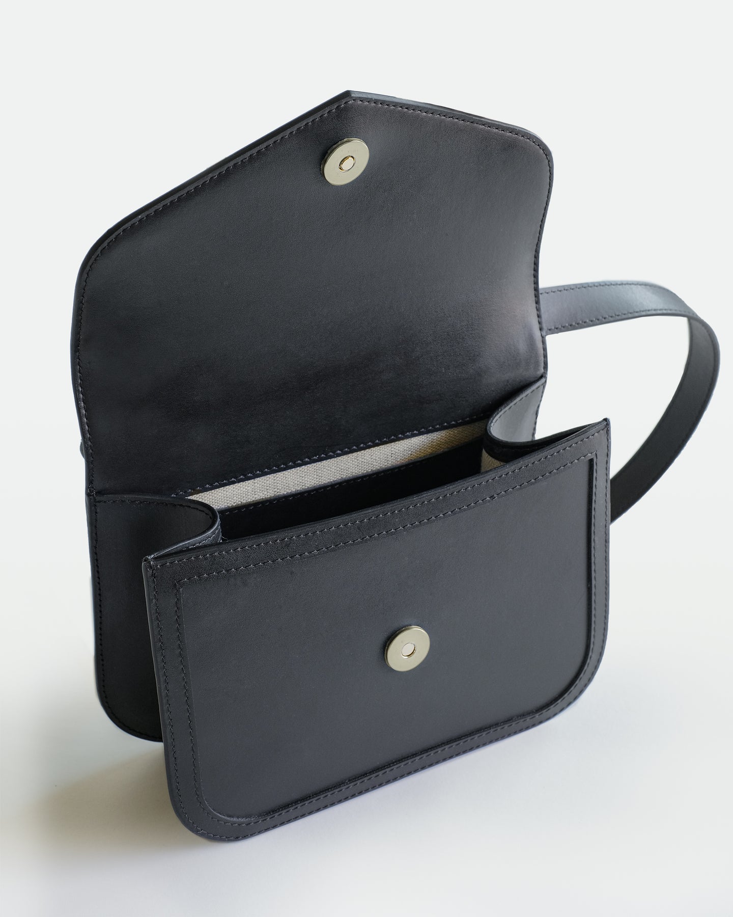 Maya Small vegan crossbody bag in mirum® leather alternative - black –  MODHER