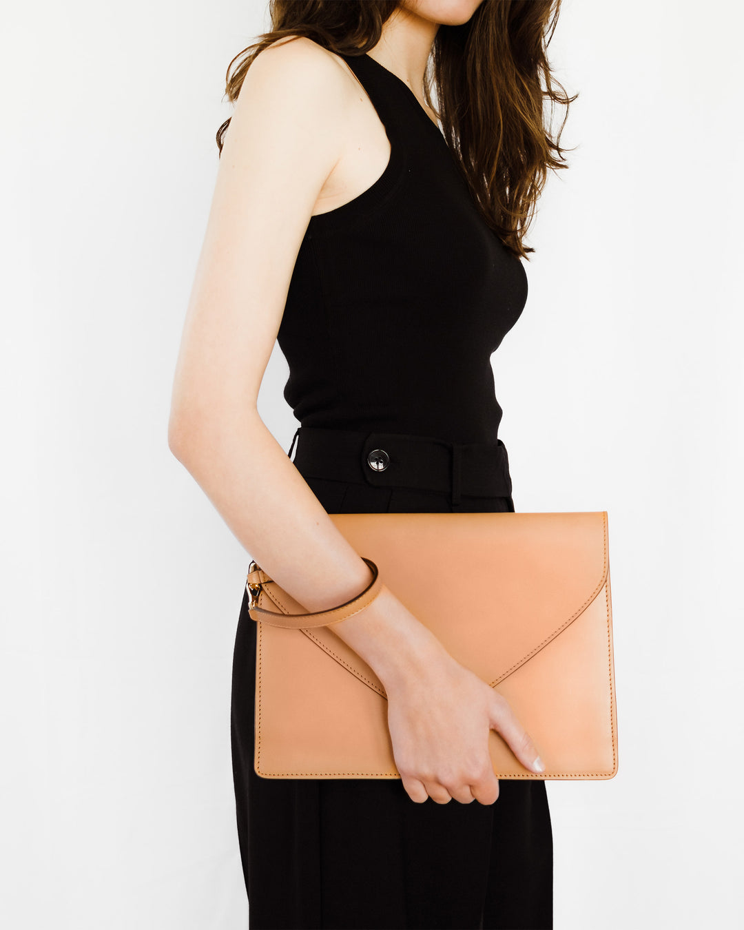 MODHER Envelope Clutch in Naturale vegetable tanned leather#color_naturale